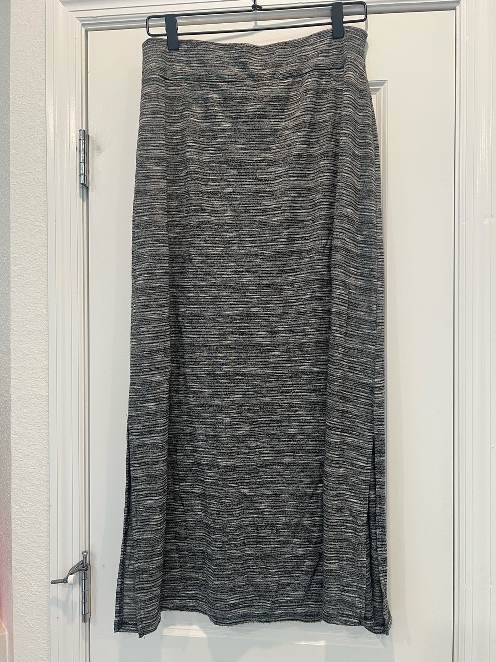 Faded Glory Gray Heathered Knit Maxi Skirt - Medium